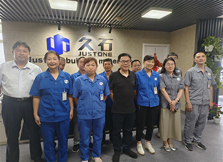 CQ9电子組織工廠一線員工分批到總部參觀  并進(jìn)行座談交流